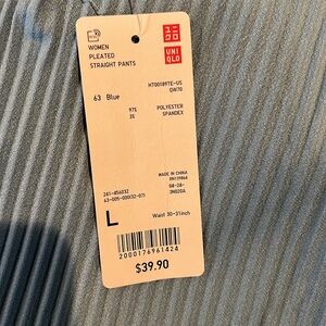 Uniqlo woman pleated straight pants size L color green